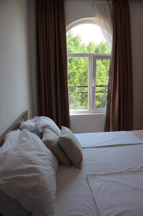 Apart Hotel Aphrodite Gardens Slăntjev Brjag Exteriör bild