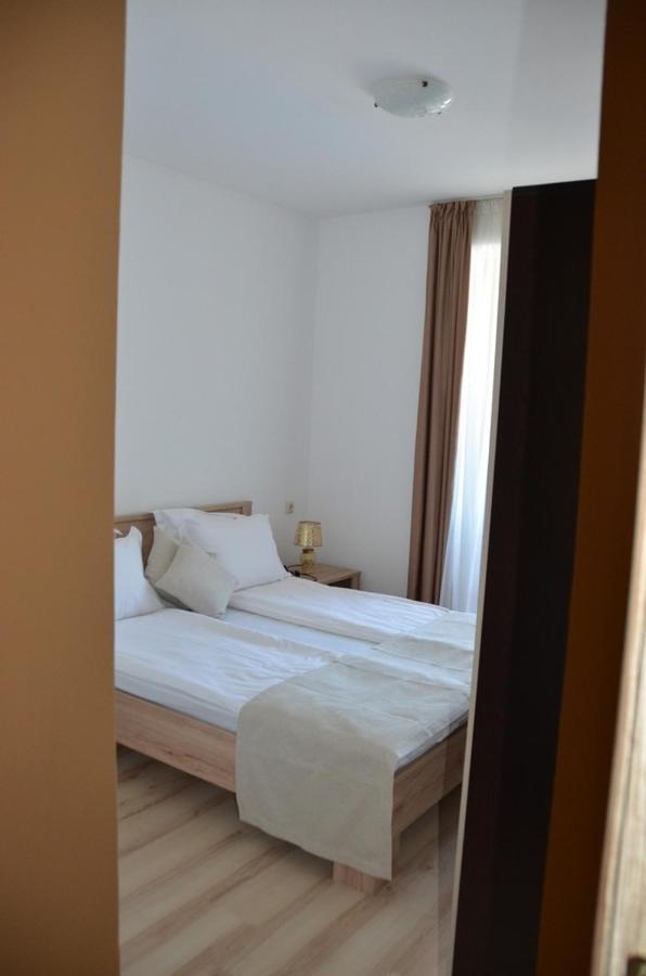 Apart Hotel Aphrodite Gardens Slăntjev Brjag Exteriör bild