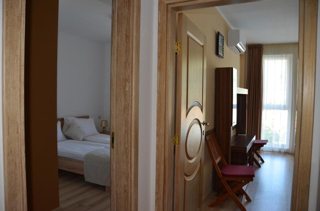 Apart Hotel Aphrodite Gardens Slăntjev Brjag Exteriör bild